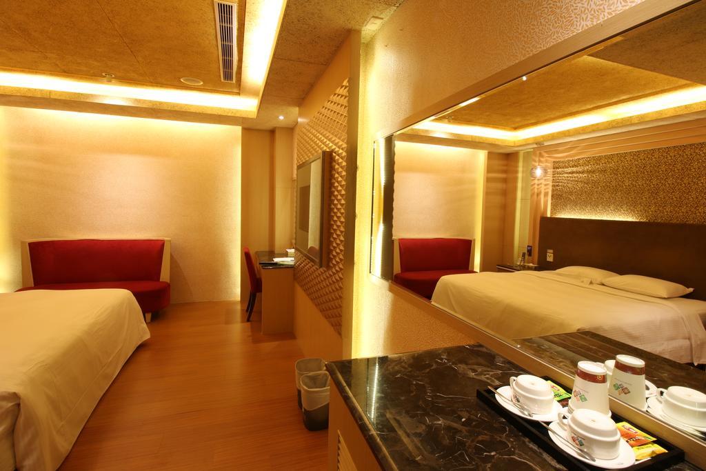 R7 Hotel Гаосюн Экстерьер фото