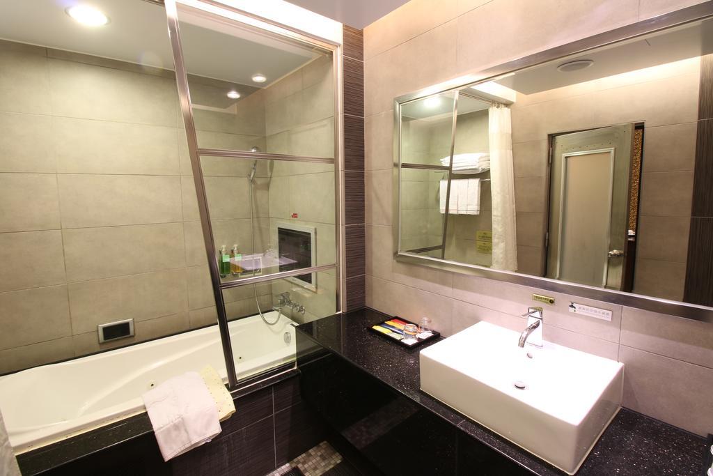 R7 Hotel Гаосюн Экстерьер фото