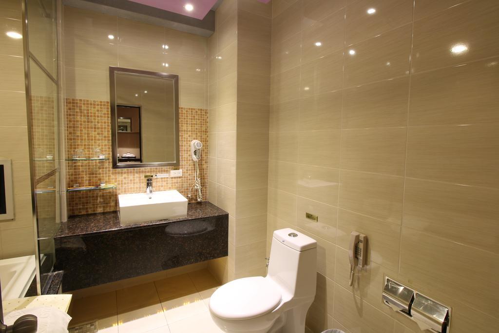 R7 Hotel Гаосюн Экстерьер фото