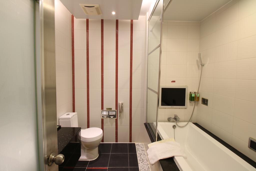 R7 Hotel Гаосюн Экстерьер фото