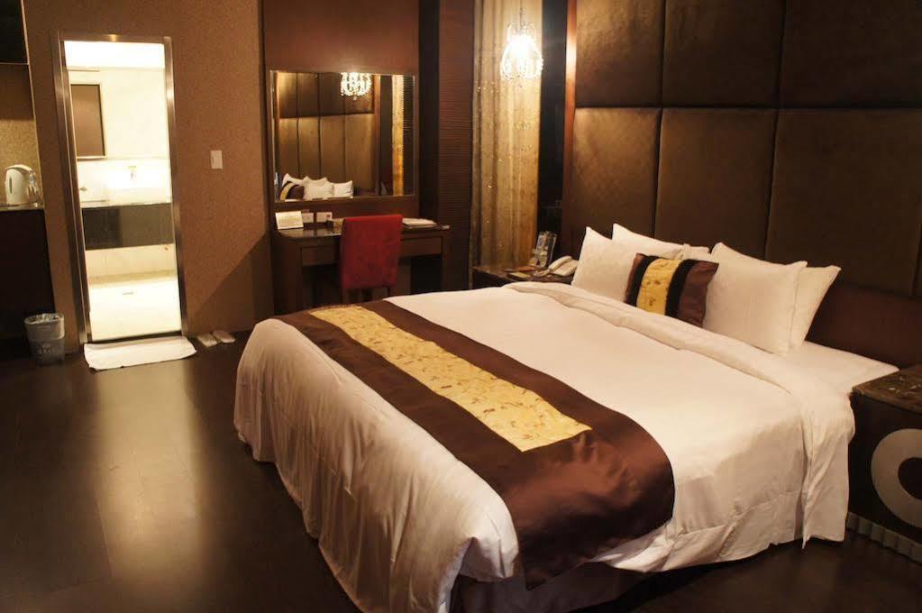 R7 Hotel Гаосюн Экстерьер фото