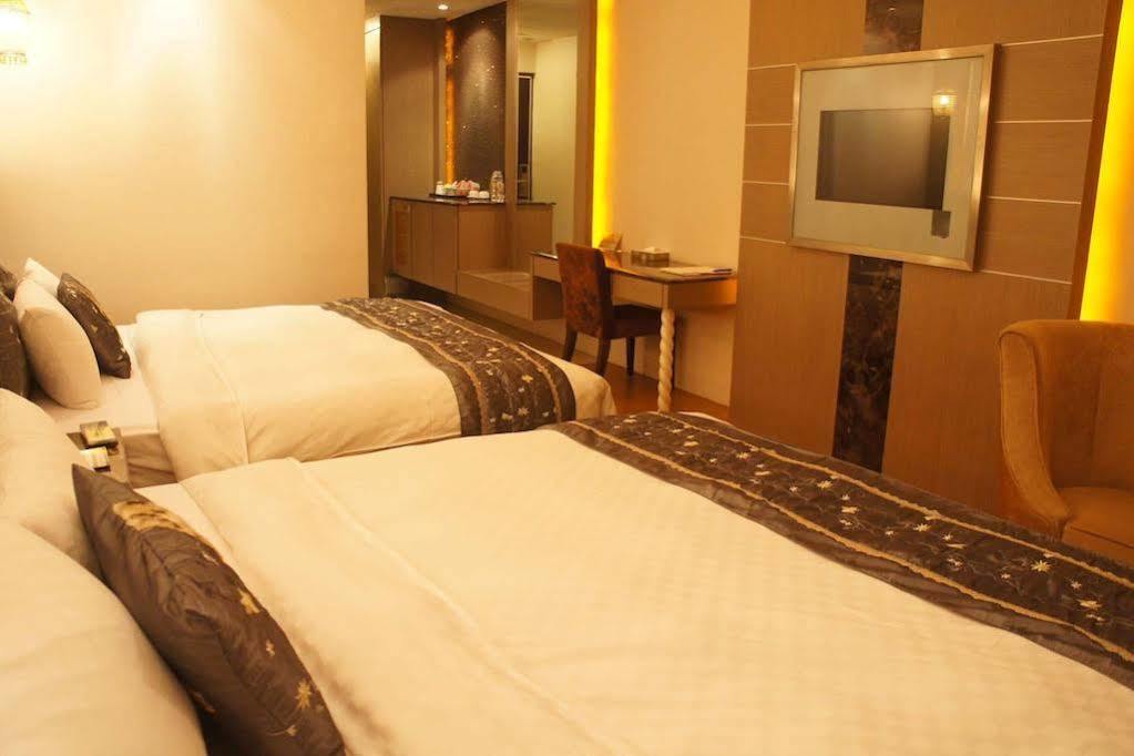 R7 Hotel Гаосюн Экстерьер фото